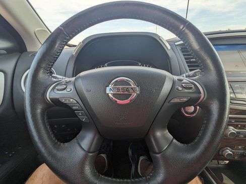 Used 2018 Nissan Pathfinder Platinum w/ Cargo Package image 15