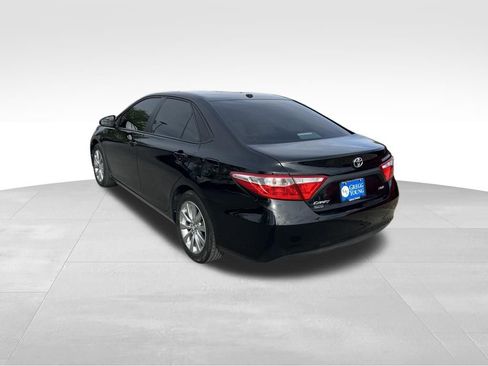 Used 2015 Toyota Camry XLE w/ Moonroof Package FWD image 4