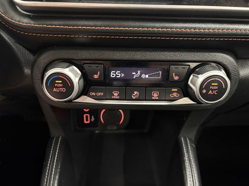 Used 2020 Nissan Kicks SR w/ SR Premium Package FWD image 16