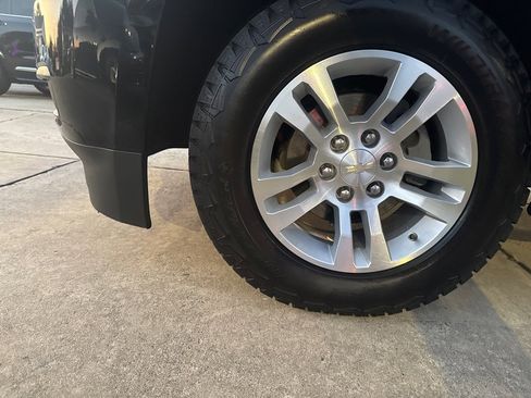 Used 2019 Chevrolet Tahoe LT image 38