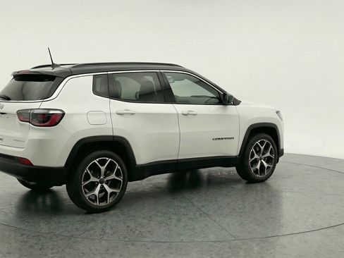 Used 2025 Jeep Compass Limited AWD/4WD image 9