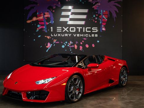 Used 2019 Lamborghini Huracan LP 580-2 RWD image 1