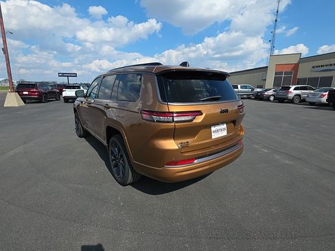 New 2026 Jeep Grand Cherokee L Limited AWD/4WD image 7