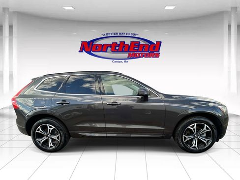 Used 2022 Volvo XC60 B5 Momentum w/ Climate Package AWD/4WD image 2