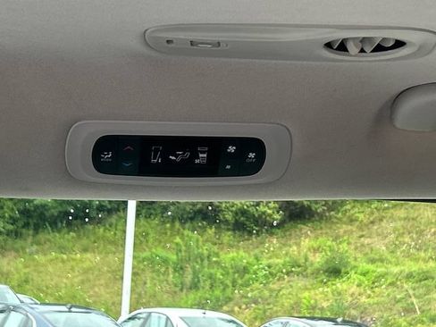 Used 2023 Chrysler Voyager LX FWD image 27