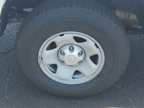 Certified 2019 Toyota Tacoma SR w/ SR Convenience Package RWD image 8