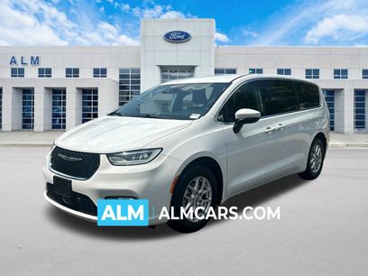 Used 2023 Chrysler Pacifica Touring-L