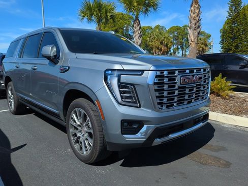 Used 2025 GMC Yukon XL Denali w/ Sun & Power Step Package image 1