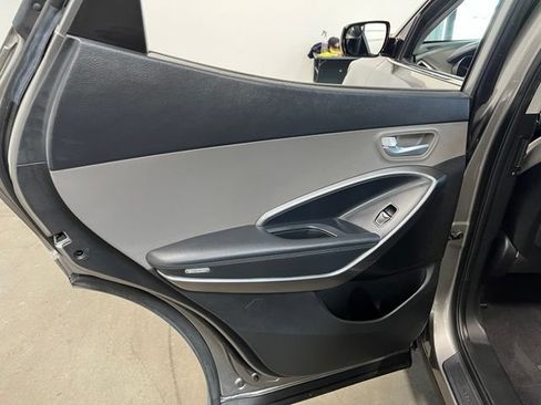 Used 2018 Hyundai Santa Fe Sport FWD image 19