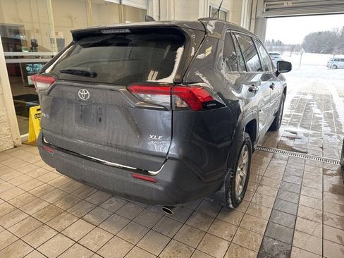 Used 2019 Toyota RAV4 XLE image 4