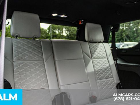 Used 2026 Cadillac Escalade Platinum Sport w/ LPO, Floor Liner Package AWD/4WD image 18