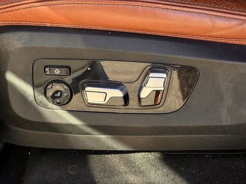 Used 2023 BMW X7 xDrive40i w/ Executive Package image 23