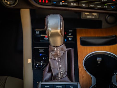 Used 2020 Lexus RX 350 FWD w/ Premium Package image 29