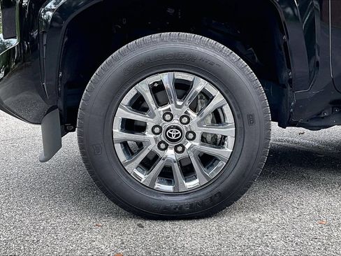 Used 2024 Toyota Tacoma Limited AWD/4WD image 34