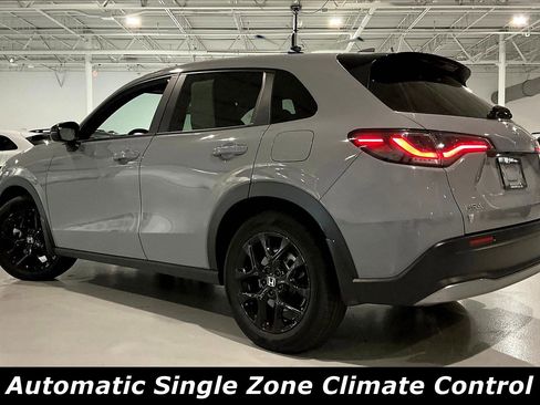 Used 2024 Honda HR-V Sport image 3