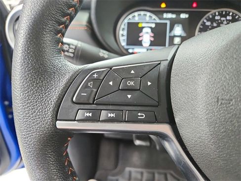 Used 2022 Nissan Versa SR w/ Convenience Package image 23