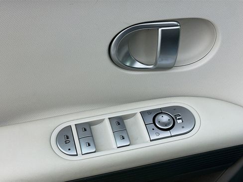 Used 2024 Hyundai Ioniq 5 SEL image 15