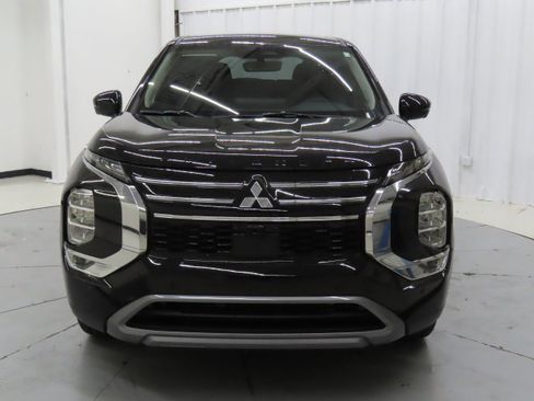 New 2025 Mitsubishi Outlander SE image 8