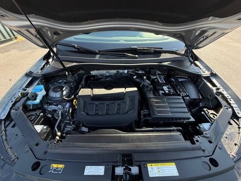 Used 2023 Volkswagen Tiguan SE w/ Panoramic Sunroof Package FWD image 28