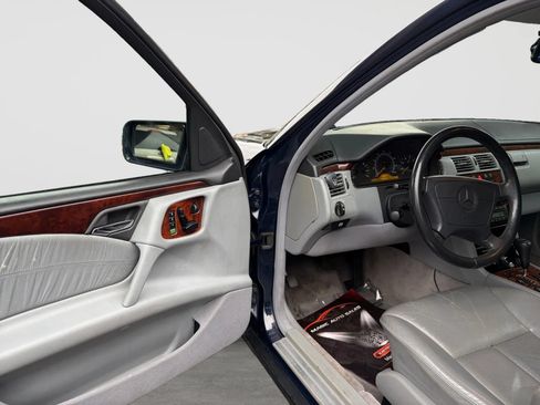 Used 1999 Mercedes-Benz E 320 Sedan image 11