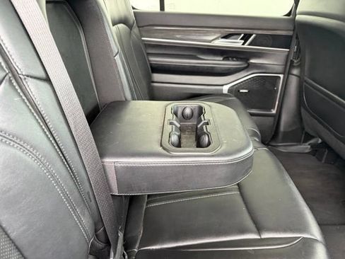 Used 2022 Jeep Wagoneer Series II AWD/4WD image 15