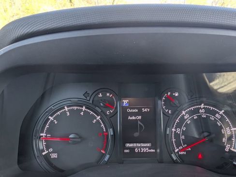 Certified 2022 Toyota 4Runner SR5 Premium w/ Moonroof Package AWD/4WD image 21