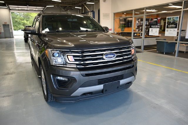 Used 2020 Ford Expedition XLT w/ Equipment Group 202A AWD/4WD image 3