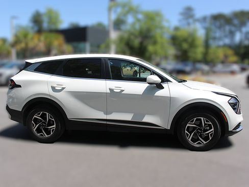 Certified 2023 Kia Sportage LX FWD image 11
