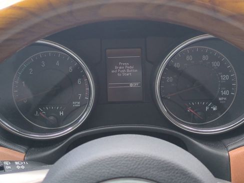 Used 2013 Jeep Grand Cherokee Overland w/ Advance Technology Group AWD/4WD image 29