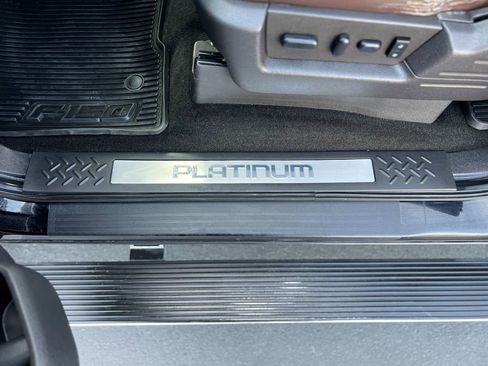 Used 2011 Ford F150 Platinum image 21