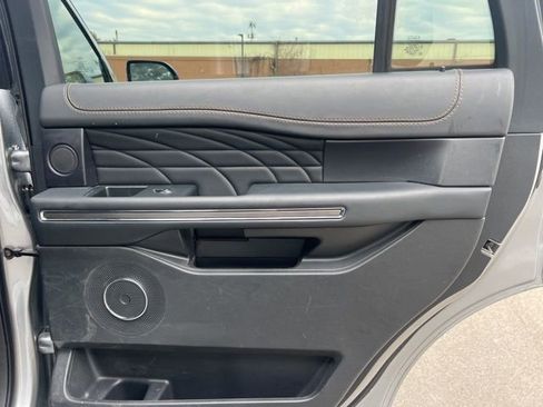 Used 2023 Ford Expedition Platinum image 13