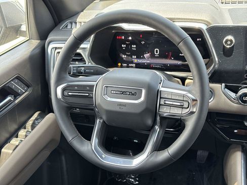 New 2026 GMC Canyon Denali w/ LPO, Denali Black Edition AWD/4WD image 8