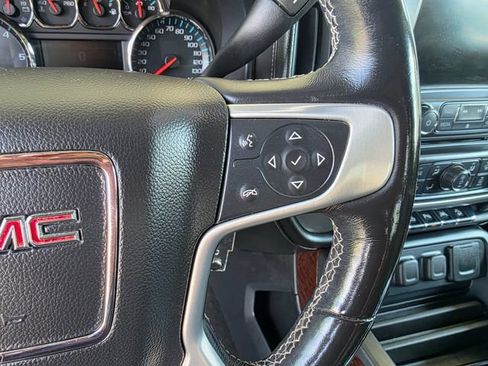 Used 2018 GMC Sierra 1500 SLT AWD/4WD image 29