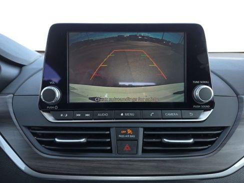 Used 2025 Nissan Altima 2.5 SV image 13