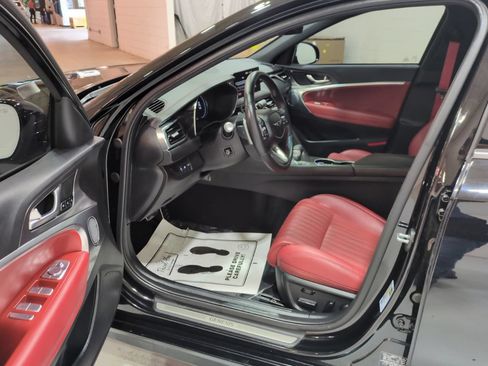 Certified 2025 Genesis G70 3.3T Advanced AWD/4WD image 16