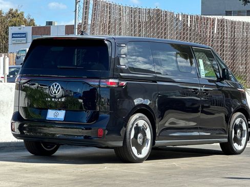 New 2025 Volkswagen ID. Buzz Pro S image 5