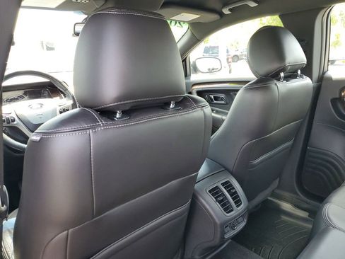 Used 2016 Ford Taurus Limited w/ Equipment Group 301A FWD image 29
