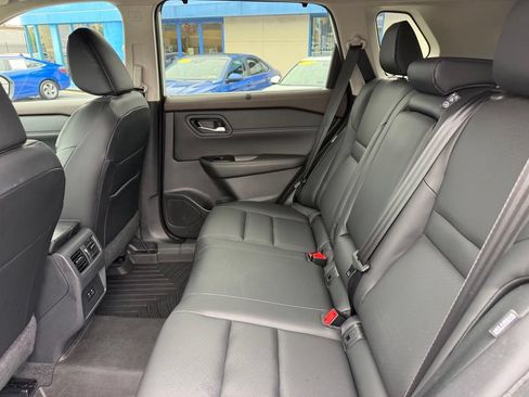 Used 2023 Nissan Rogue SV w/ SV Premium Package AWD/4WD image 9