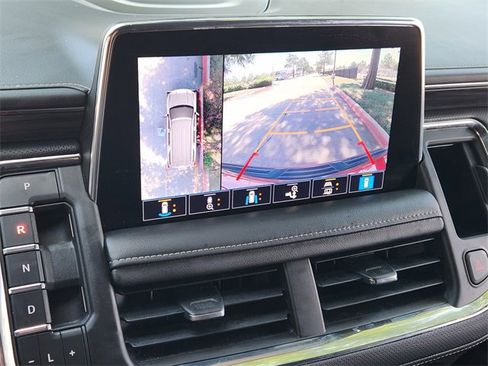 Used 2021 GMC Yukon SLT w/ SLT Premium Package image 18