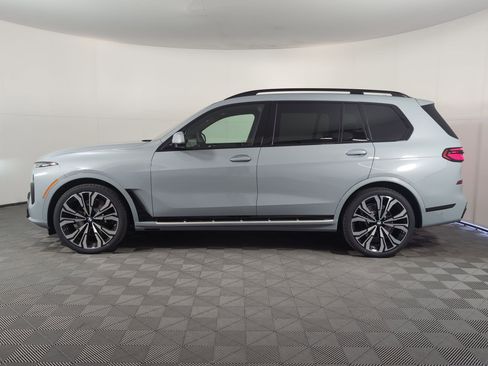 New 2026 BMW X7 xDrive40i w/ Executive Package image 2
