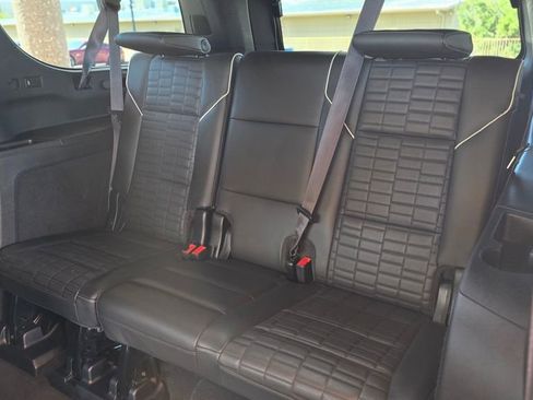 Used 2023 Cadillac Escalade ESV Sport Platinum AWD/4WD image 27
