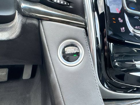 Used 2019 Cadillac Escalade ESV Platinum AWD/4WD image 22