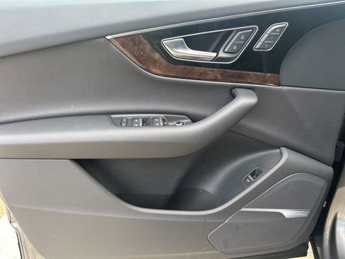 Used 2018 Audi Q7 3.0T Prestige image 14
