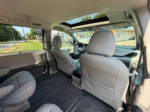 Used 2016 Toyota Sienna XLE w/ Protection Package AWD/4WD image 17