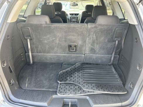 Used 2017 Chevrolet Traverse LT w/ Traveler's Package image 23