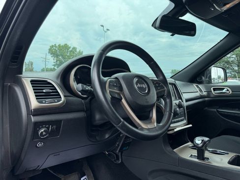 Used 2014 Jeep Grand Cherokee Laredo AWD/4WD image 14