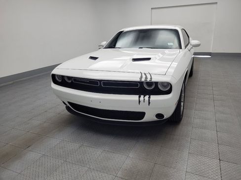 Used 2020 Dodge Challenger SXT RWD image 15