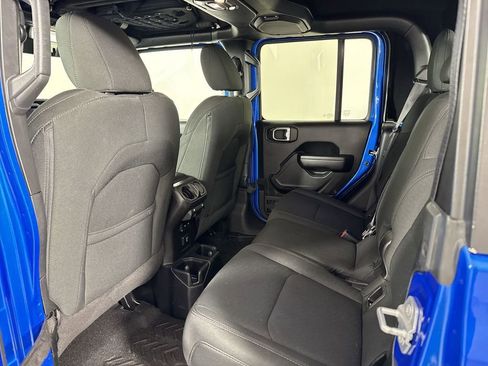 Used 2021 Jeep Gladiator Sport image 25