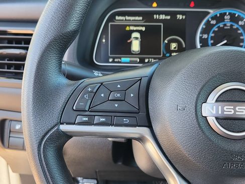 Used 2025 Nissan Leaf S FWD image 17