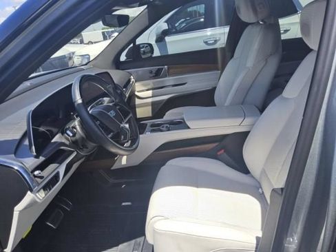 Used 2026 Cadillac Vistiq Sport AWD/4WD image 5
